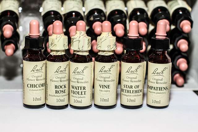 alt=envases de los remedios florales de Bach